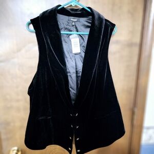 4X Torrid Black Velvet Vest NWT